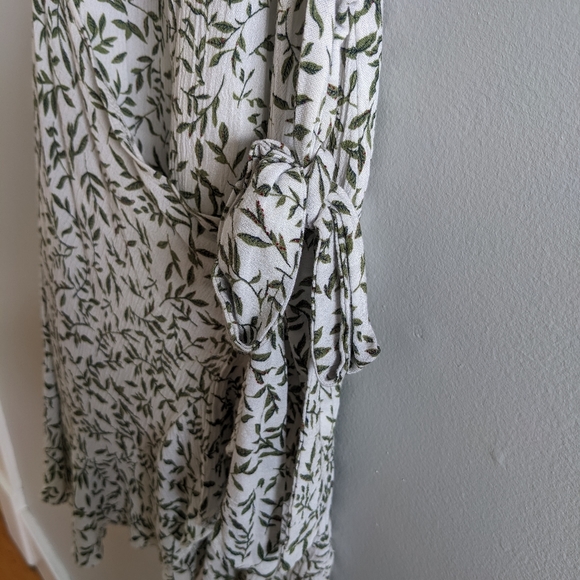 POLLY Crinkle Gauze Botanical Print Faux Wrap Style Sundress 8 - Picture 6 of 9